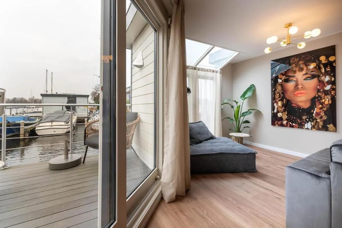 Spacious 120M2 Water Villa With Sauna Near Amsterdam Aalsmeer